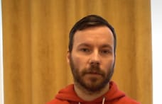 A bíróság megfosztja mandátumától a józsefvárosi önkormányzati lakást kibelező volt fideszes képviselőt