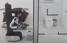 Porszívózik, WC-t takarít, pakol: itt új kínai robot, ami elveheti az ember munkáját – videó