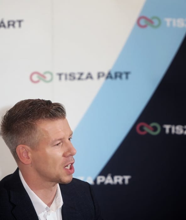 Magyar Péter kiröhögte Gulyás Gergelyt, aki arról írt, hogy törvény határozza meg a miniszterelnök fizetését