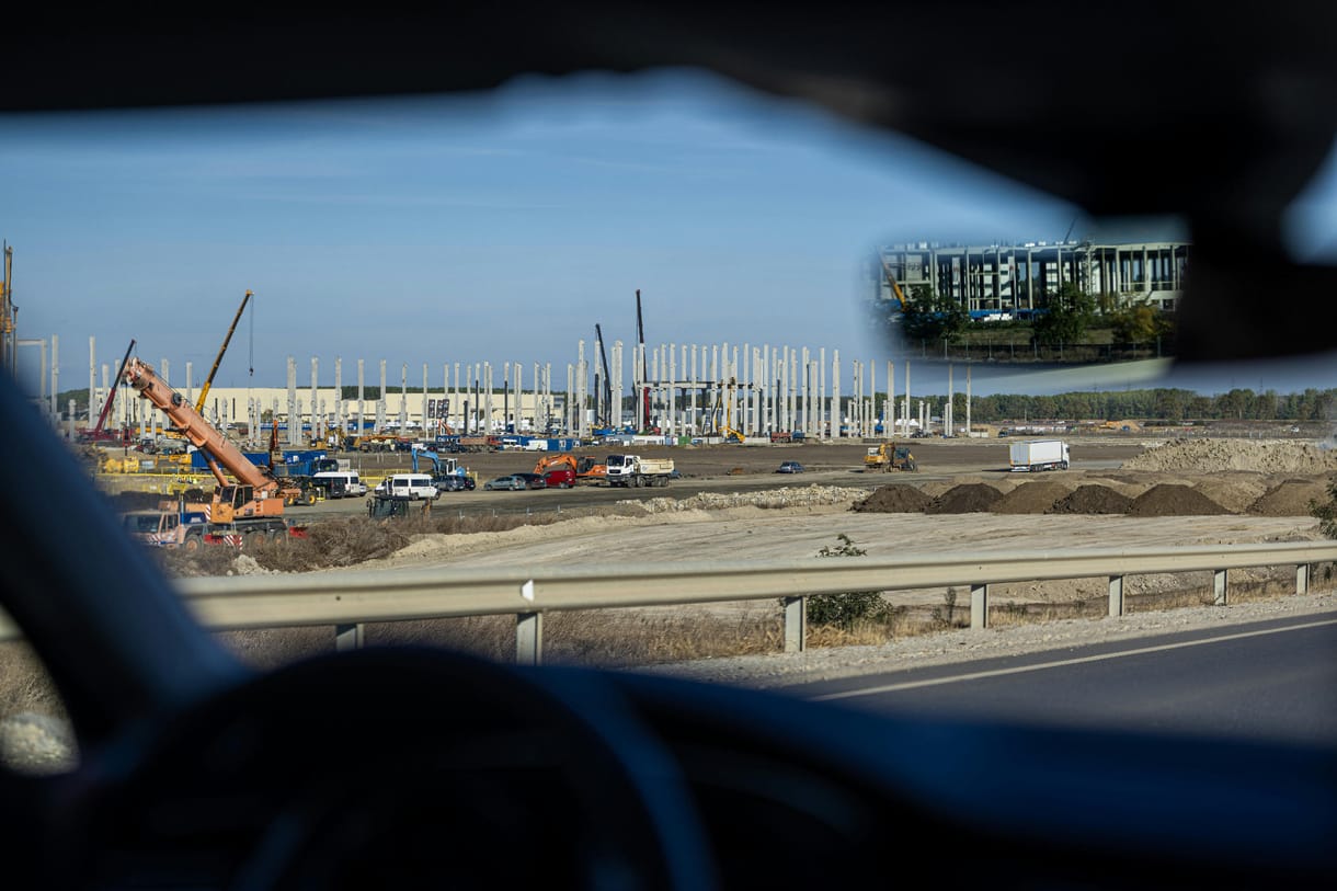 Garancsi István cége befejezte a BMW-gyár építését