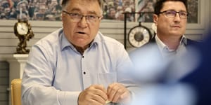Eltörölné a nyugdíjasoknak járó 15-20 ezer forintos juttatást a szolnoki Fidesz