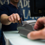 Önnél sem működött a kártyás fizetés? Világszerte gond volt a Mastercarddal
